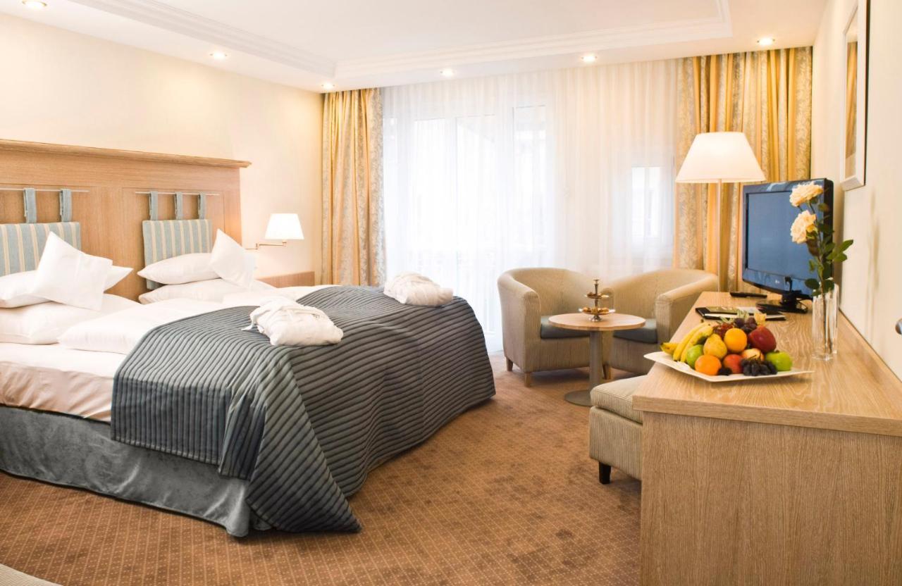 Hotel Maximilian Bad Griesbach  Buitenkant foto